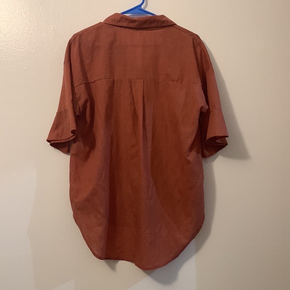 Womens medium red button down shirt blouse - Picture 4 of 4
